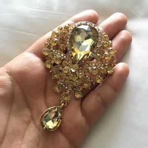 Brand new rhinestone brooch pin